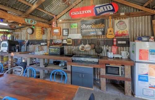 Hamilton Creek House | Silver Wattle Caravan Park