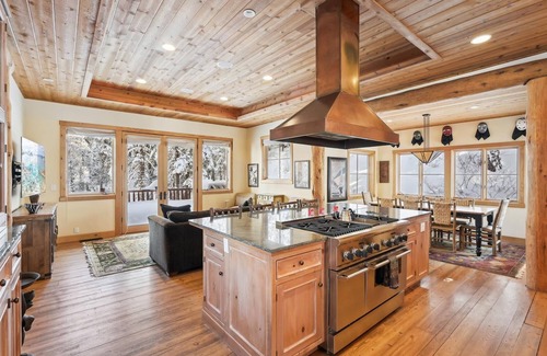 Olympic Valley House | Silverado Lodge at Palisades - 4BR w/Private Hot Tub, Ski Shuttle & Pet-Friendly!