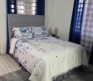 Runaway Bay Apartment | Silverbuttons Apartments & Eats