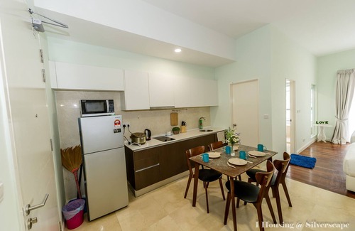 Taman Melaka Raya Apartment | Silverscape Deluxe Melaka by I Housing