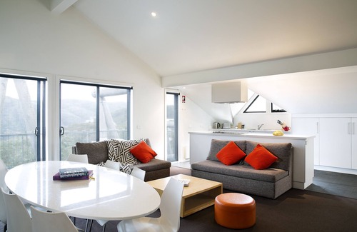 Falls Creek Hotel | Silverski