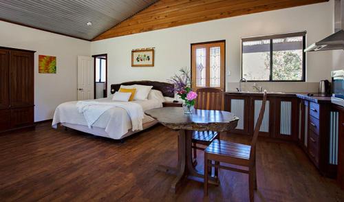 Metricup Cabin | SilverSprings Spa Retreat Pet Friendly Cottages and Glampings