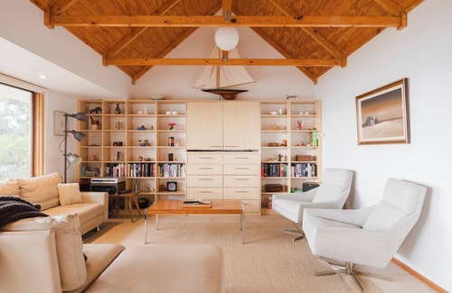 Tenby Point House | Silverstone Escape - Private Beachfront Retreat & Pet friendly