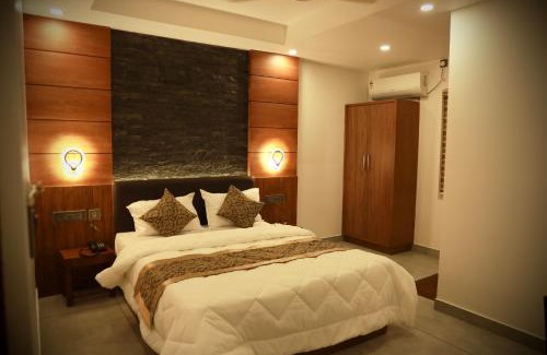 Alwaye Hotel | Silverstone Inn