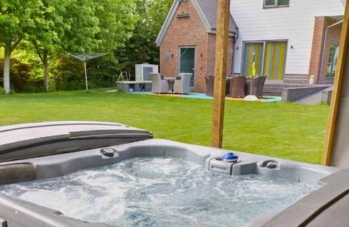 Frilford House | Silverwood Holiday Retreat - 20 mins from Oxford, Cotswolds within easy reach