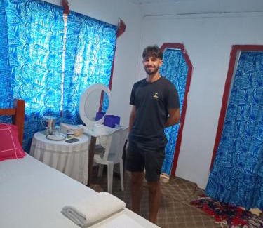 Likuri Island Bed & Breakfast | Simeli homestay