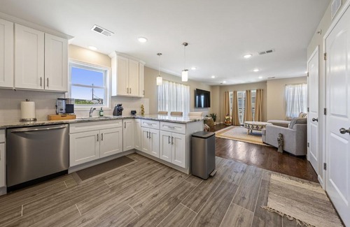 Newark Apartment | Simon Stays I Grand Oasis