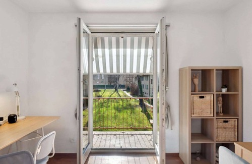 Seebach Apartment | Simple 1-Bedroom Flat near Seebach Station