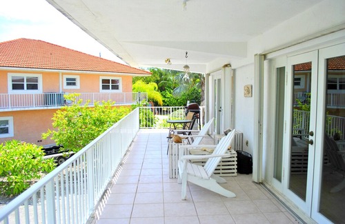 Islamorada House | Simple 2 Bedroom Home in Beautiful Port Antigua