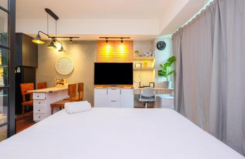 Mampang Prapatan Apartment | Simple and Comfort Studio Apartment at Nine Residence By Travelio