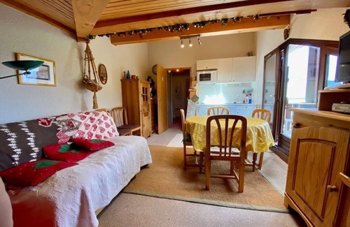 La Clusaz Apartment | Simple duplex with parking in La Clusaz