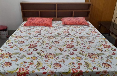 Varanasi Bed & Breakfast | Simple, Hygienic and peaceful stay with a workstation