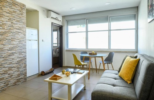 Netanya Apartment | Simple Living in Netanya Center by Sea N' Rent