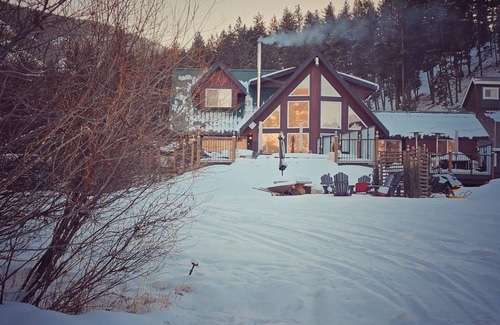 Okanagan-Similkameen House | Simplicity with luxury, lake front Chalet in the heart of Tulameen.