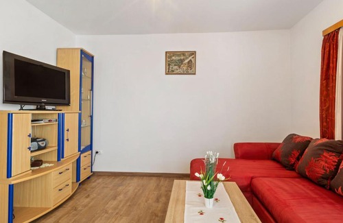 Jadranovo Apartment | Simplistic Apartment in Jadranovo near Sea Beach