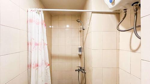 Panakkukang Apartment | Simply and Cozy Living Studio Vida View Makassar Apartment By Travelio