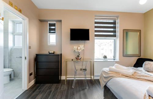 Seven Sisters Apartment | Simply Charming Studio Great Location 6