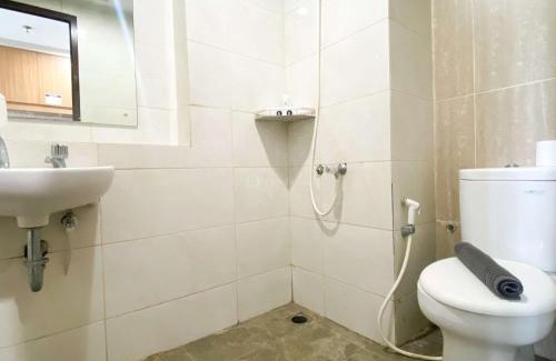 Bekasi Timur Apartment | Simply Look Studio at Grand Dhika City Apartment By Travelio