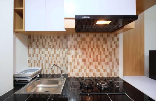 Depok Apartment | Simply Look Studio at Margonda Residence 5 Apartment By Travelio