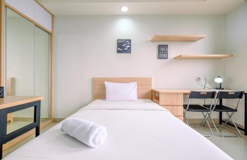 Pondokcina Apartment | Simply Look Studio High Floor at Evenciio Margonda Apartment By Travelio