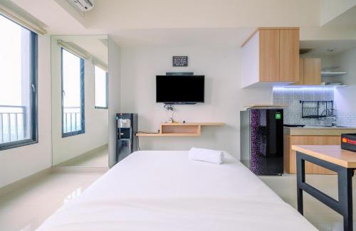Pondokcina Apartment | Simply Look Studio High Floor at Evenciio Margonda Apartment By Travelio