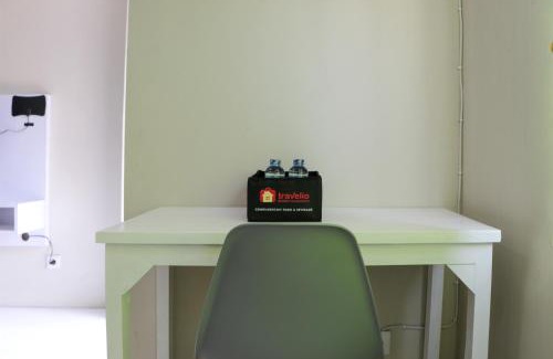 Bekasi Timur Apartment | Simply Look Studio Room at Mont Blanc Bekasi Apartment By Travelio