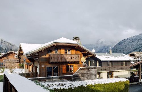 Morzine Ski Chalet | Simply Morzine - Chalet Carving