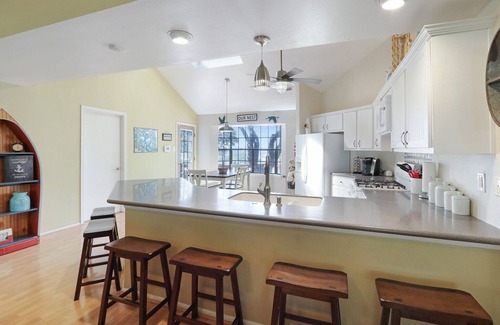 Canyon Lake House | Simply Sangria I 3/2 with hot tub and media room near Canyon Lake!