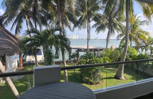 Punta Cancun Hotel | SINA SUITES CANCUN - Adults Only