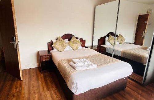 Brent House | Sinai Hotel