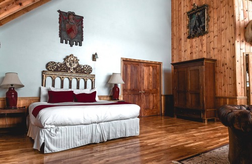 South Park Cabin | Since 1988, Rancho Alegre Lodge embraces the spirit of Jackson Hole
