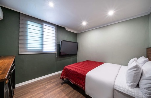 Daeheung-dong Hotel | Sinchon La Seine