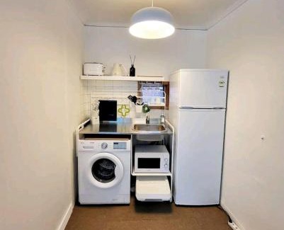 Sinchon-dong Apartment | Sinchon Station Line 2 Exit 3 and 4 min three-room hongdae