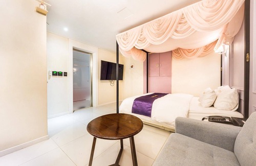 Daeheung-dong Hotel | Sinchon With