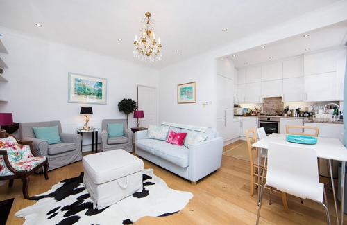 Holland Park Apartment | SINCLAIR ROAD, KENSINGTON - 2-bedroom apartment in a quiet residential street