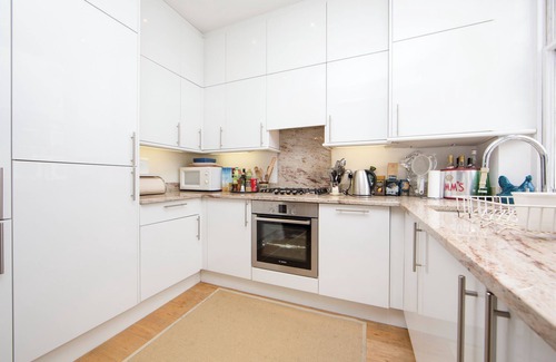 Holland Park Apartment | SINCLAIR ROAD, KENSINGTON - 2-bedroom apartment in a quiet residential street