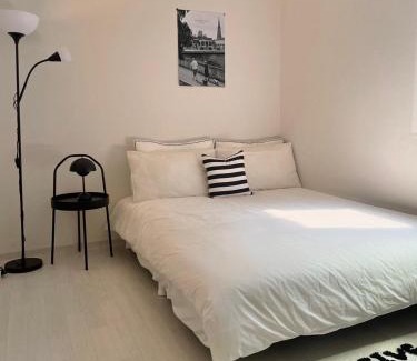 Jowon-dong Apartment | Sindaebang Station Guro Digital Complex Station 8 minutes on foot Hongdae Gangnam 20 minutes Seongsu 35 minutes Family Friendship Trip Queen 4