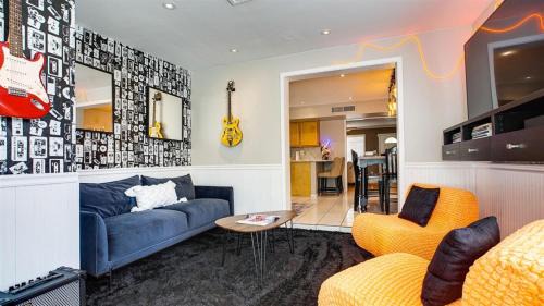 Park Scottsdale One House | Sing, Dance & Play Music At The Melody !
