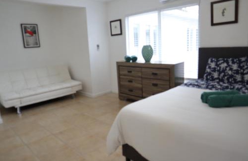 Palm Beach Shores Apartment | Singer Island Inn/Deluxe Studio