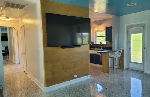 Palm Beach Shores House | Singer Island 2 bedroom w/free parking- no stairs (North unit)