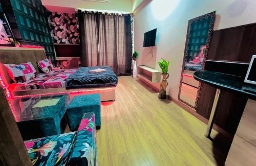 Greater Noida Apartment | Singh Comfy Stay At Mall