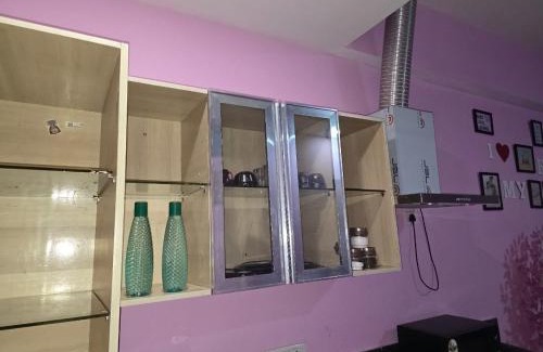 Greater Noida Apartment | Singh Comfy Stay At Mall