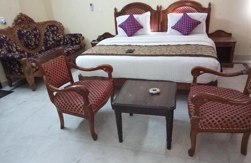 DLF Phase 3 Hotel | Singh Suites