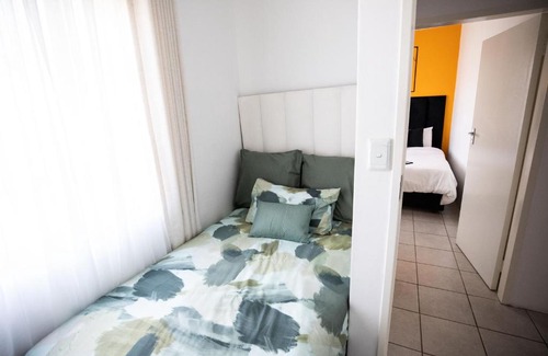Govan Mbeki House | SINGLE Bedroom No Loadshedding House