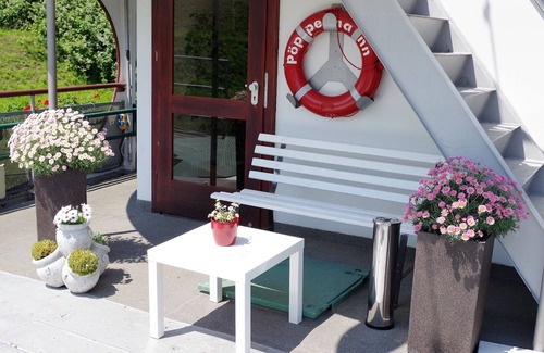 Leipziger Vorstadt Apartment | Single cabin on a residential ship