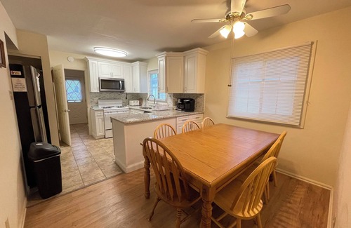 Wildwood Crest House | Single Familly House, Steps to Beach,3 Car Parking; rent to family, or age 25+