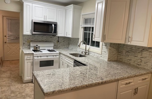 Wildwood Crest House | Single Familly House, Steps to Beach,3 Car Parking; rent to family, or age 25+
