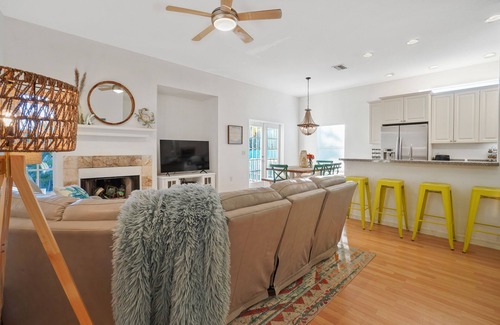 Siesta Key House | Single Family Home with heated pool & hot tub close to Village & Beach- Sleeps 8