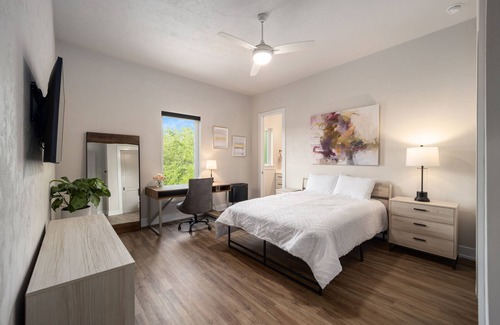 Haile Plantation Apartment | Single Female S/T Roommate Wanted-Fully Furnished w/ Priv. Bath in Haile Village