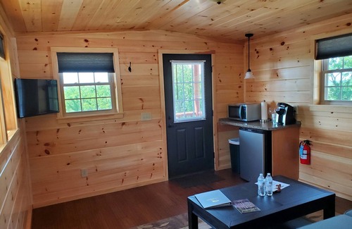 Valois Cabin | Single Island Shores